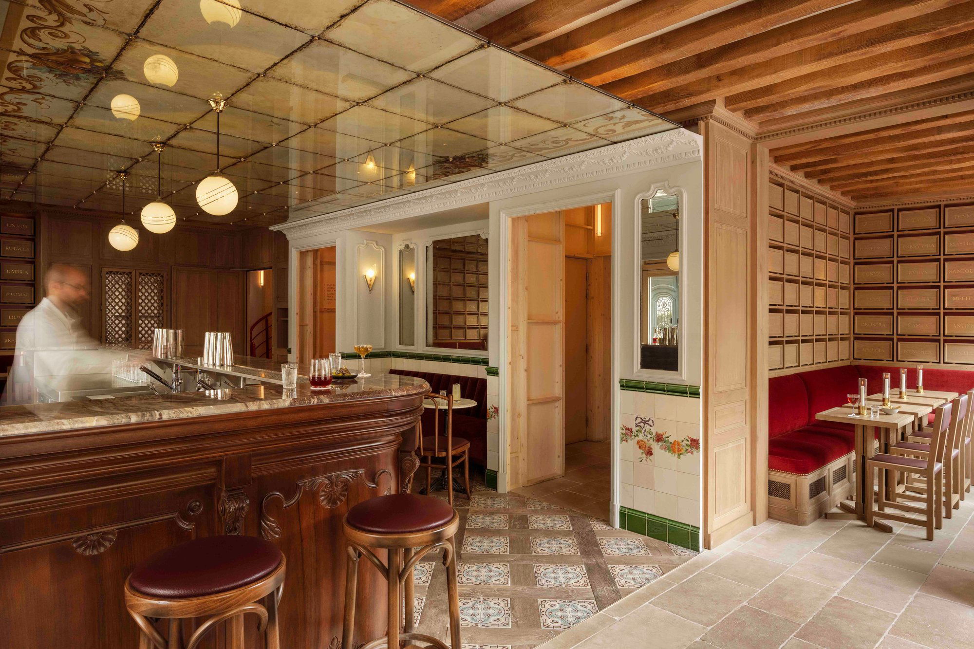 Cravan, Bar in Paris