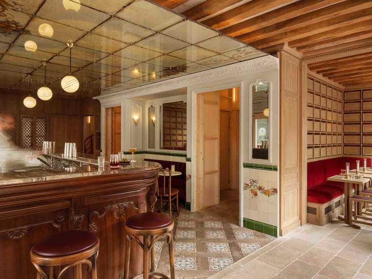 Cravan, Paris, France