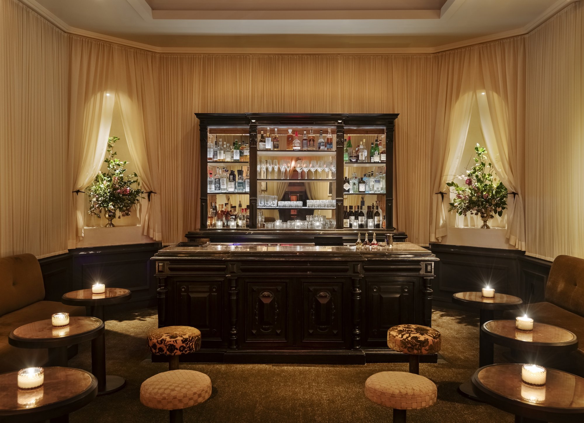 People's bar in New York City, United States