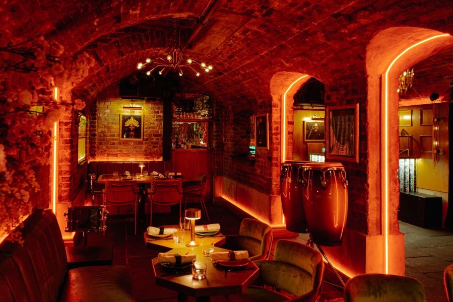 Cache Cache, Bar in London