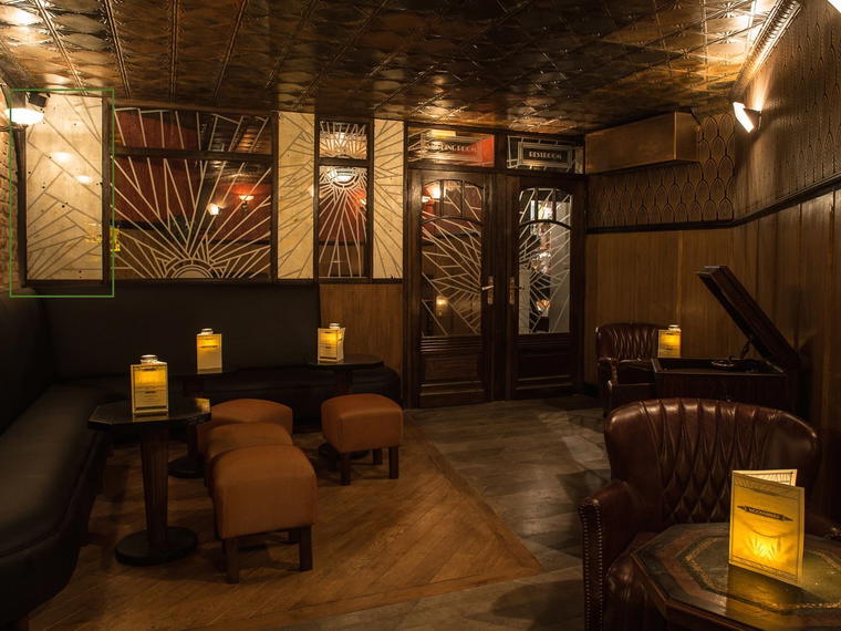 Moonshiner, Paris, France