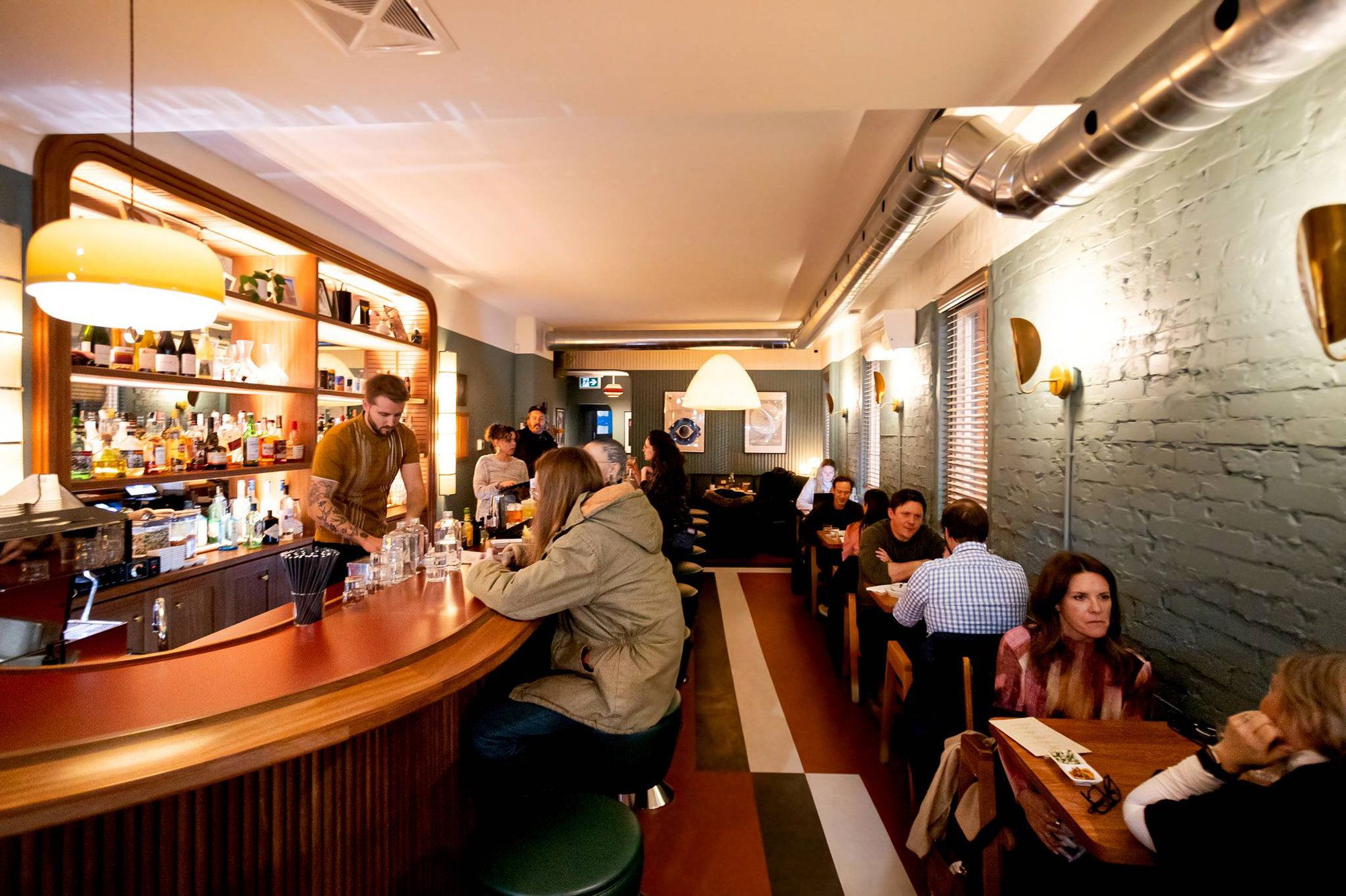 Doc's Green Door Lounge, Bar in Toronto