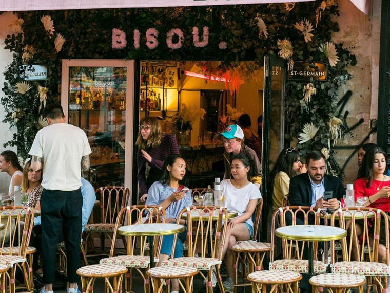 Bisou, Paris, France