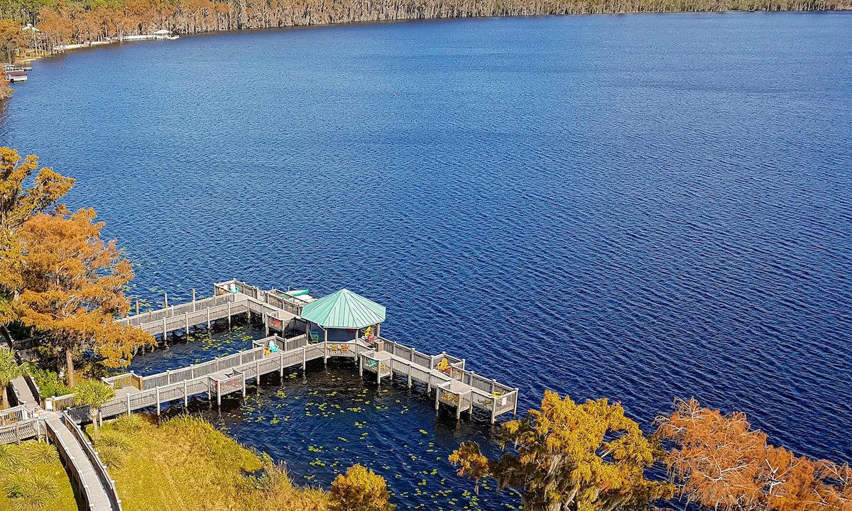 Bay Lake, United States