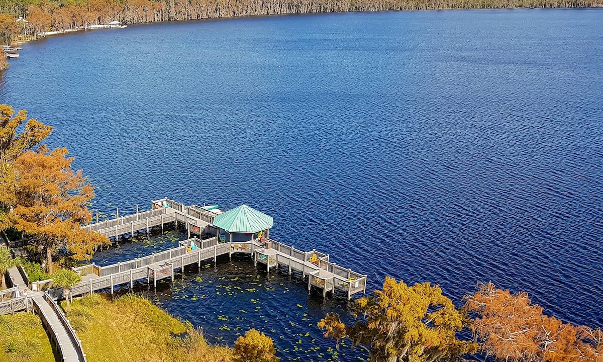 Bay Lake, United States