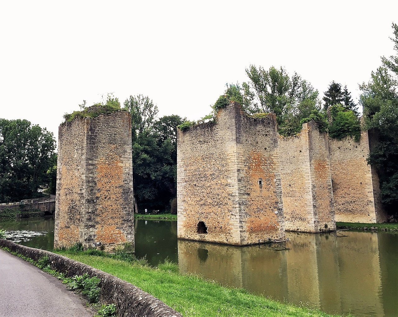 Lussac-les-Châteaux, France