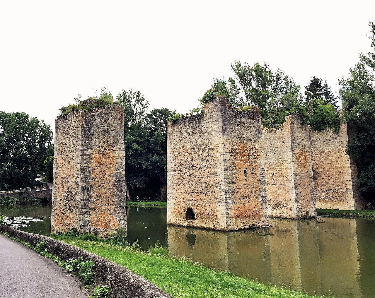 Lussac-les-Châteaux, France