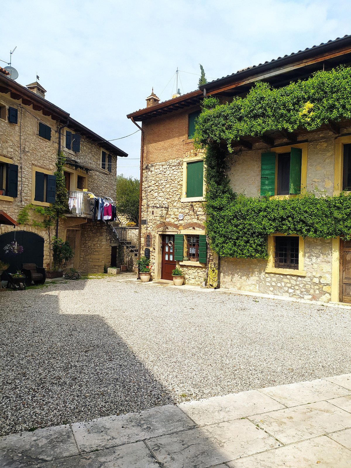 Paverno Agnella, Italy