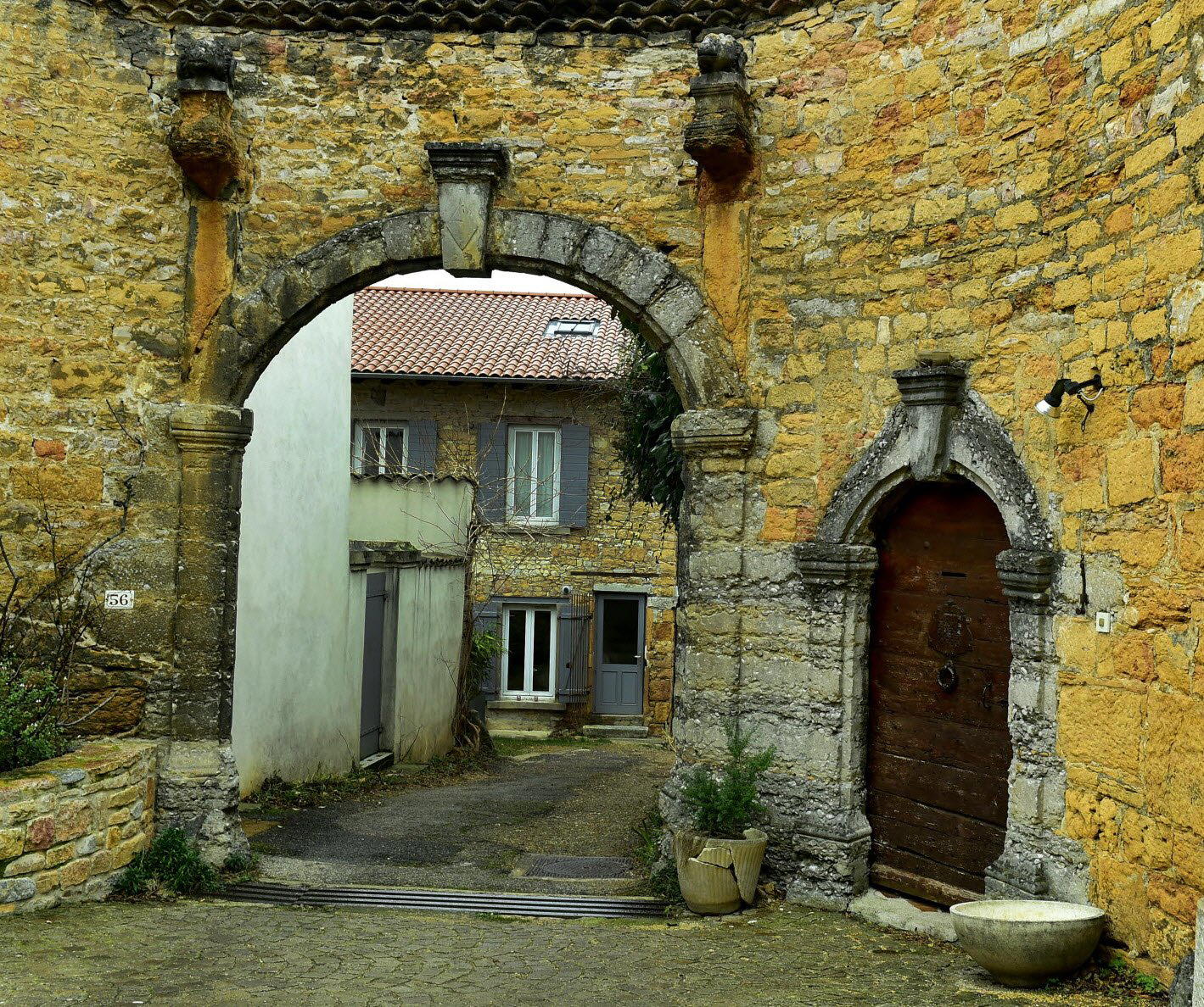 Curis-au-Mont-d'Or, France