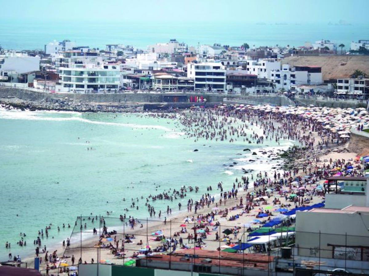 Punta Hermosa, Peru