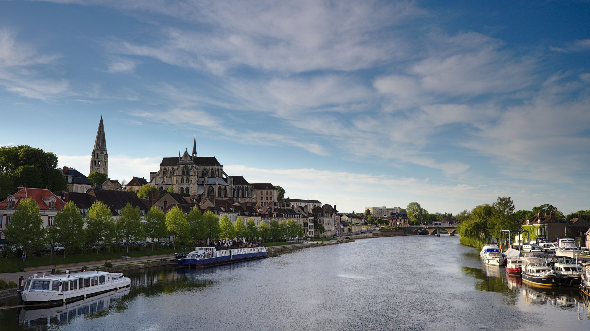 Vincelottes, France