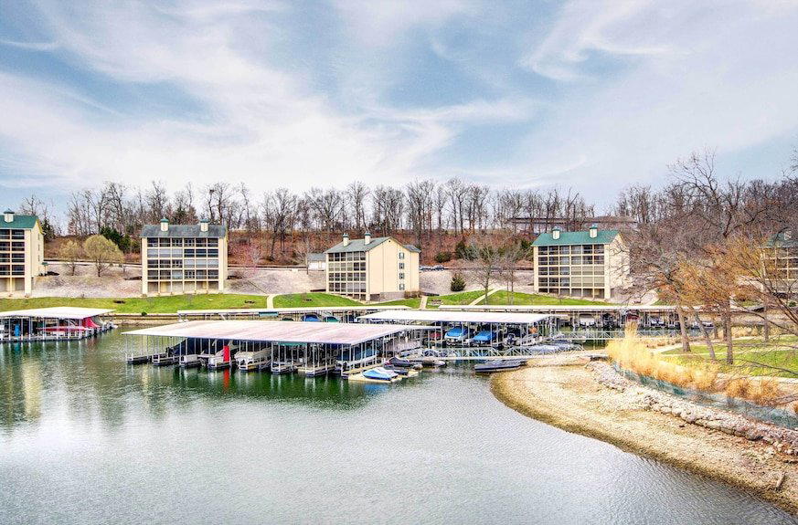 Village Of Four Seasons, United States