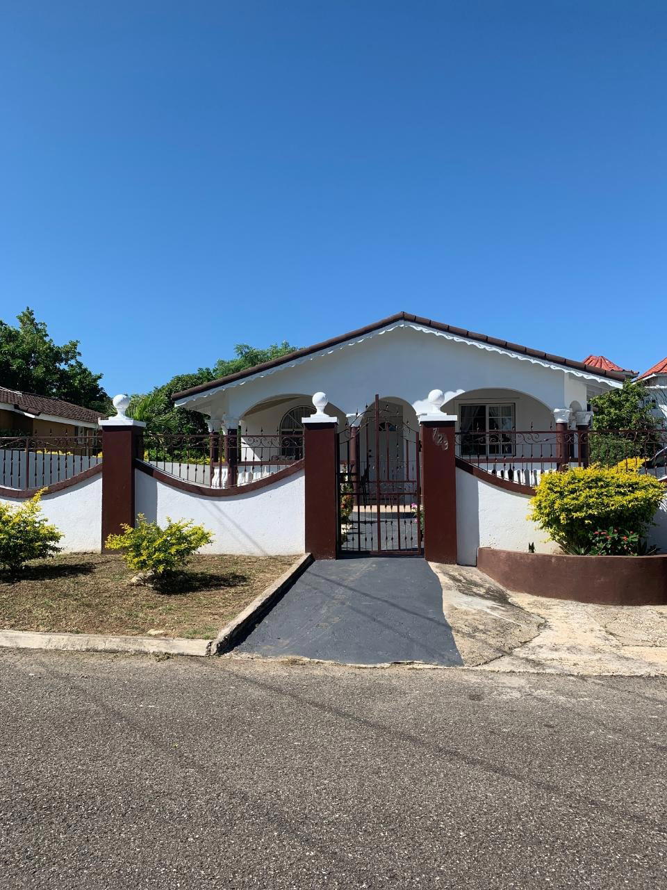 Florence Hall Village, Jamaica