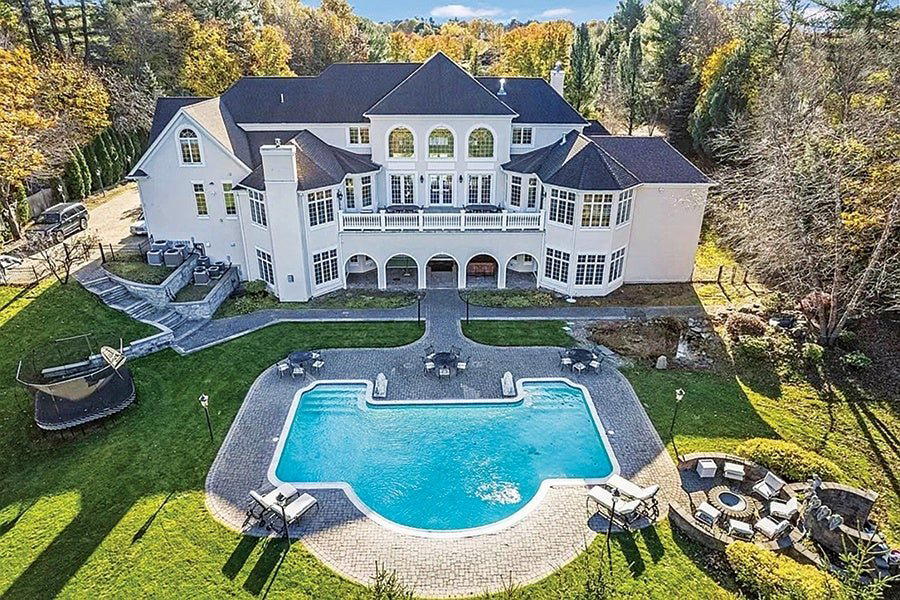 Lynnfield, United States