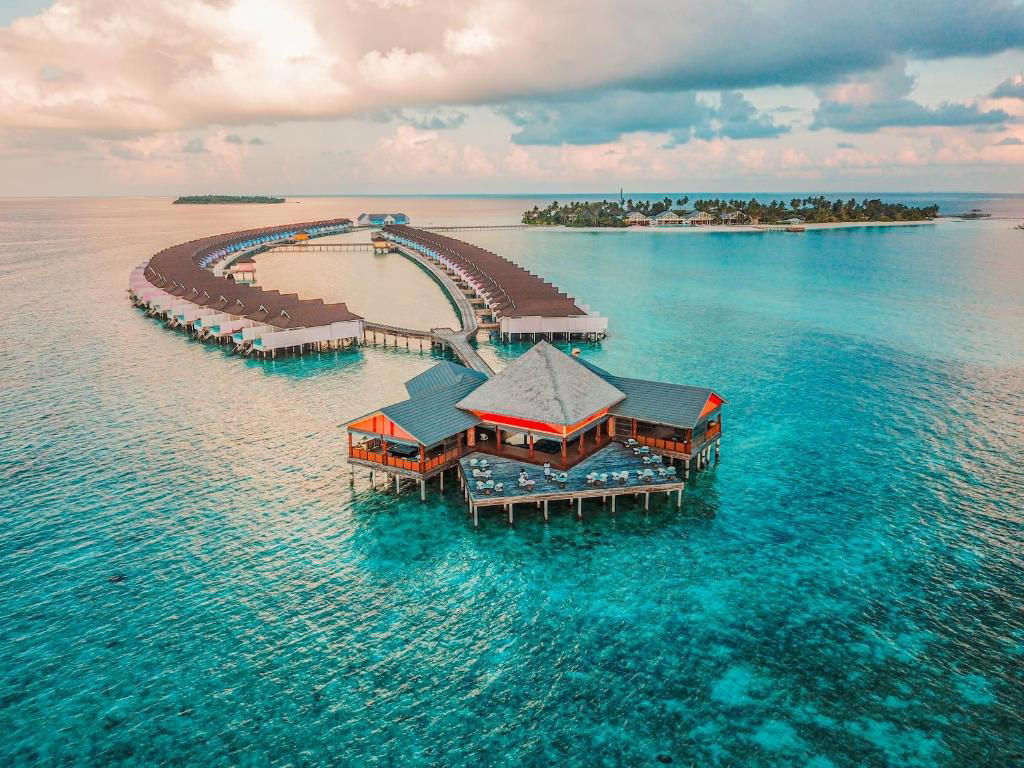 Huruvalhi Island, Maldives