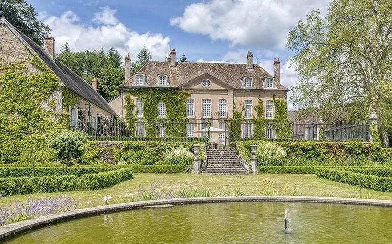 Luzy, France