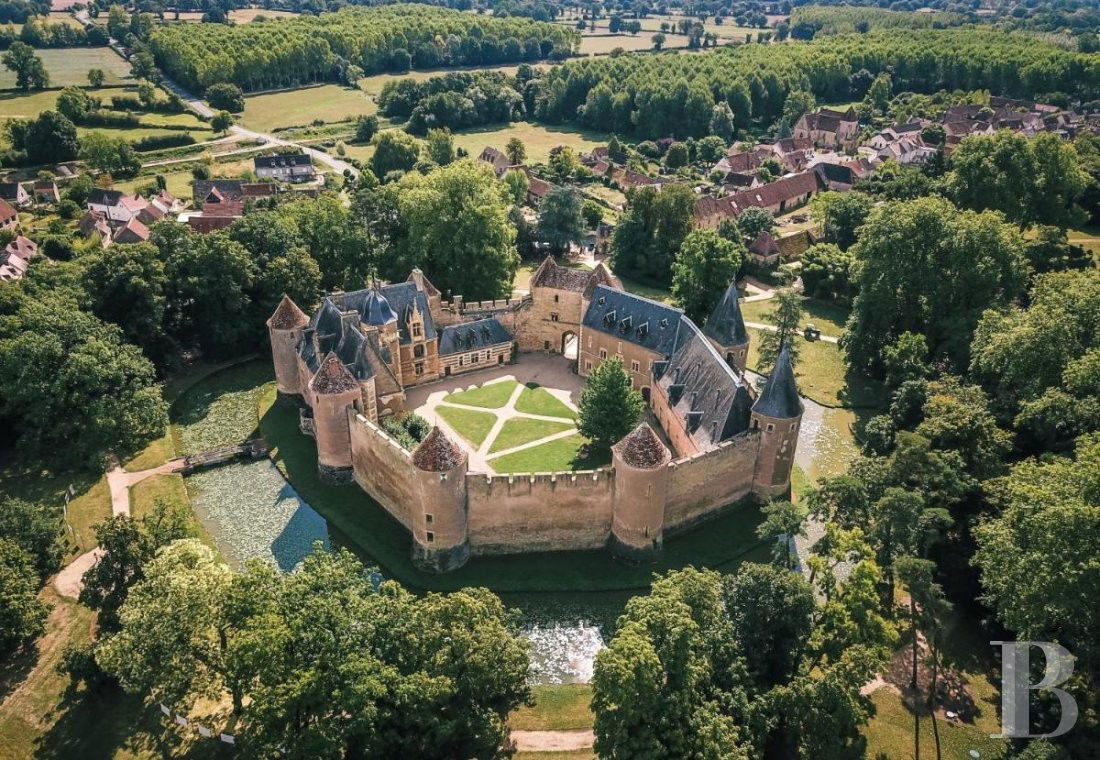 Ainay-le-Château, France