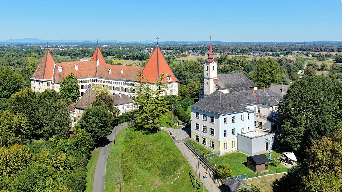 Spielfeld, Austria