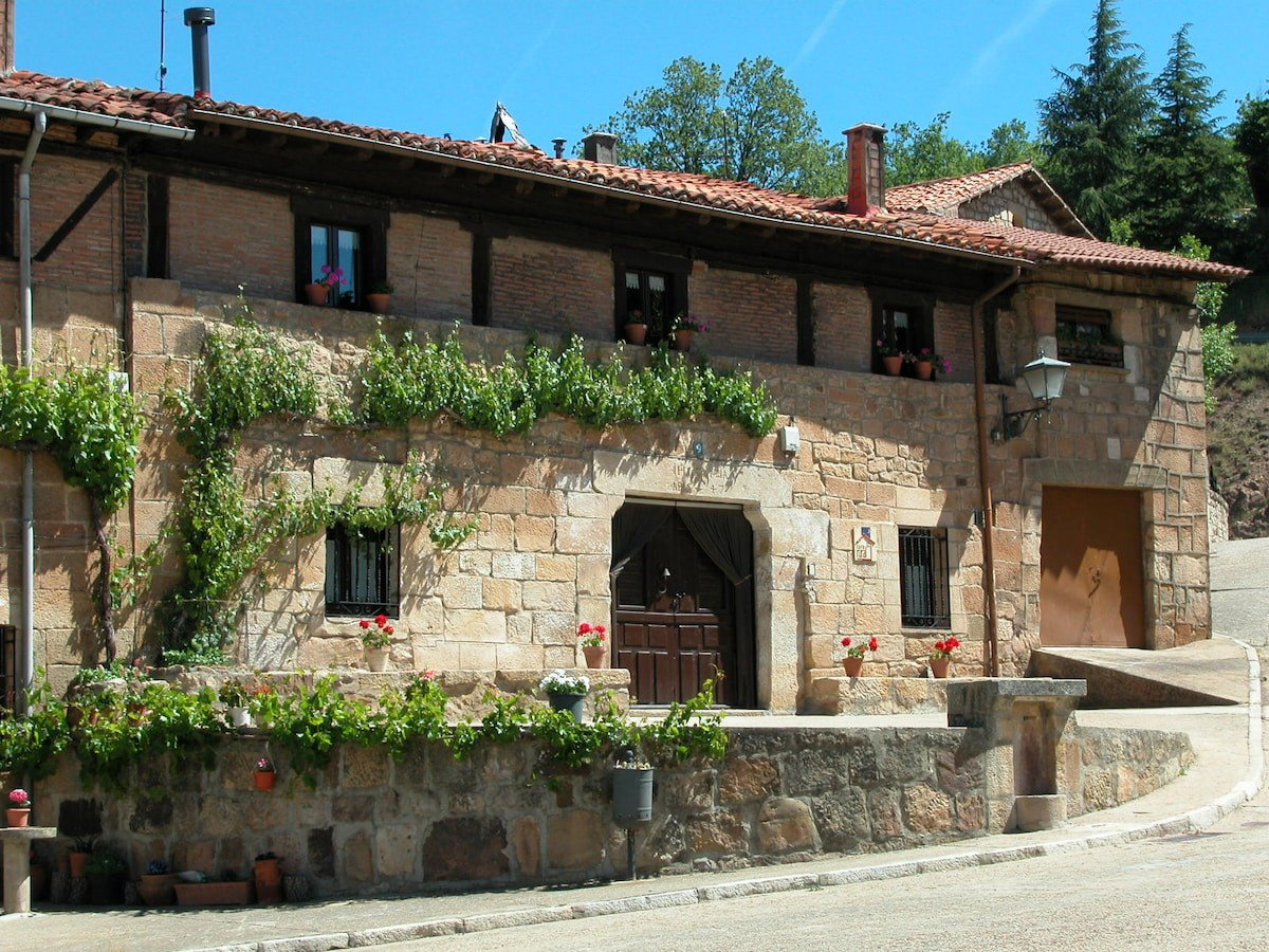 Navaleno, Spain