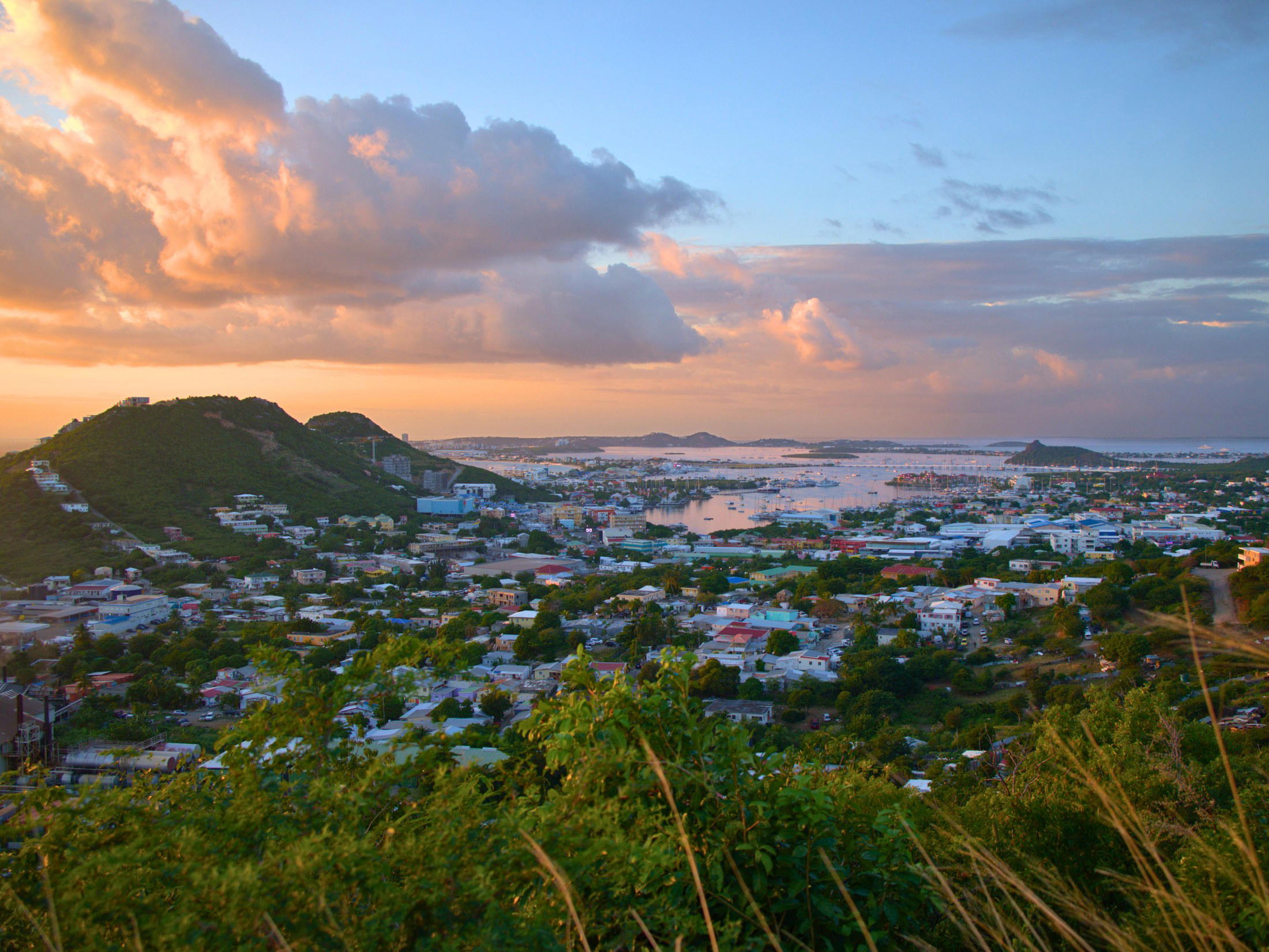 Sint Maarten luxury dining and travel destination