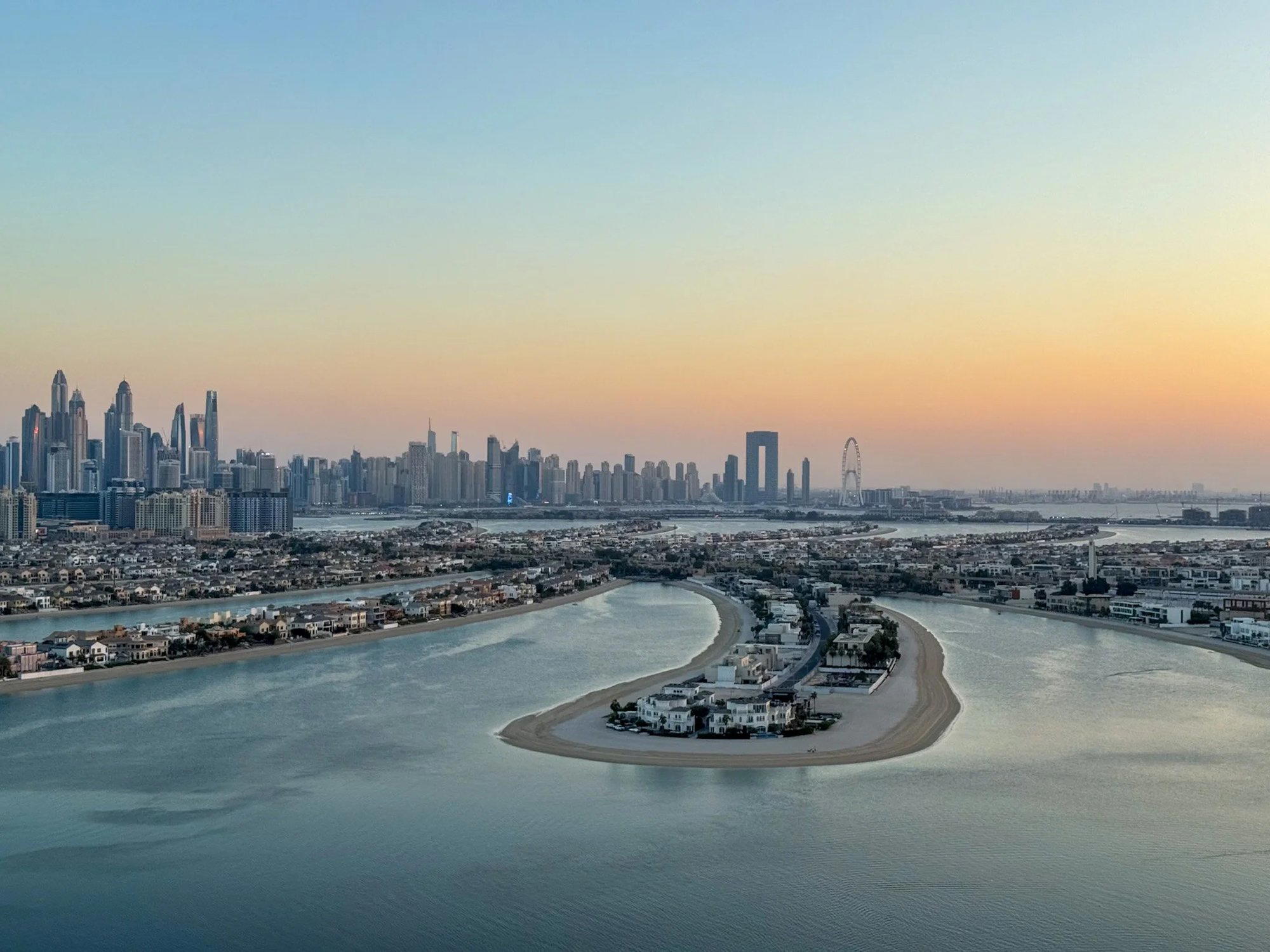 United Arab Emirates luxury dining and travel destination