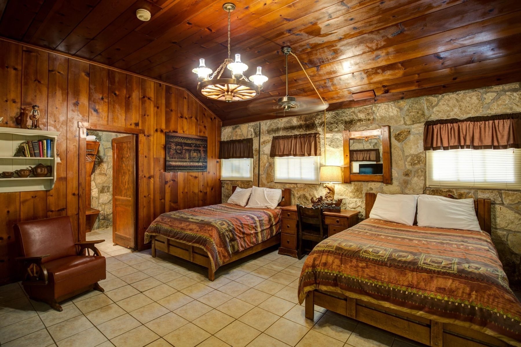 Mayan Dude Ranch hotel in Bandera, United States