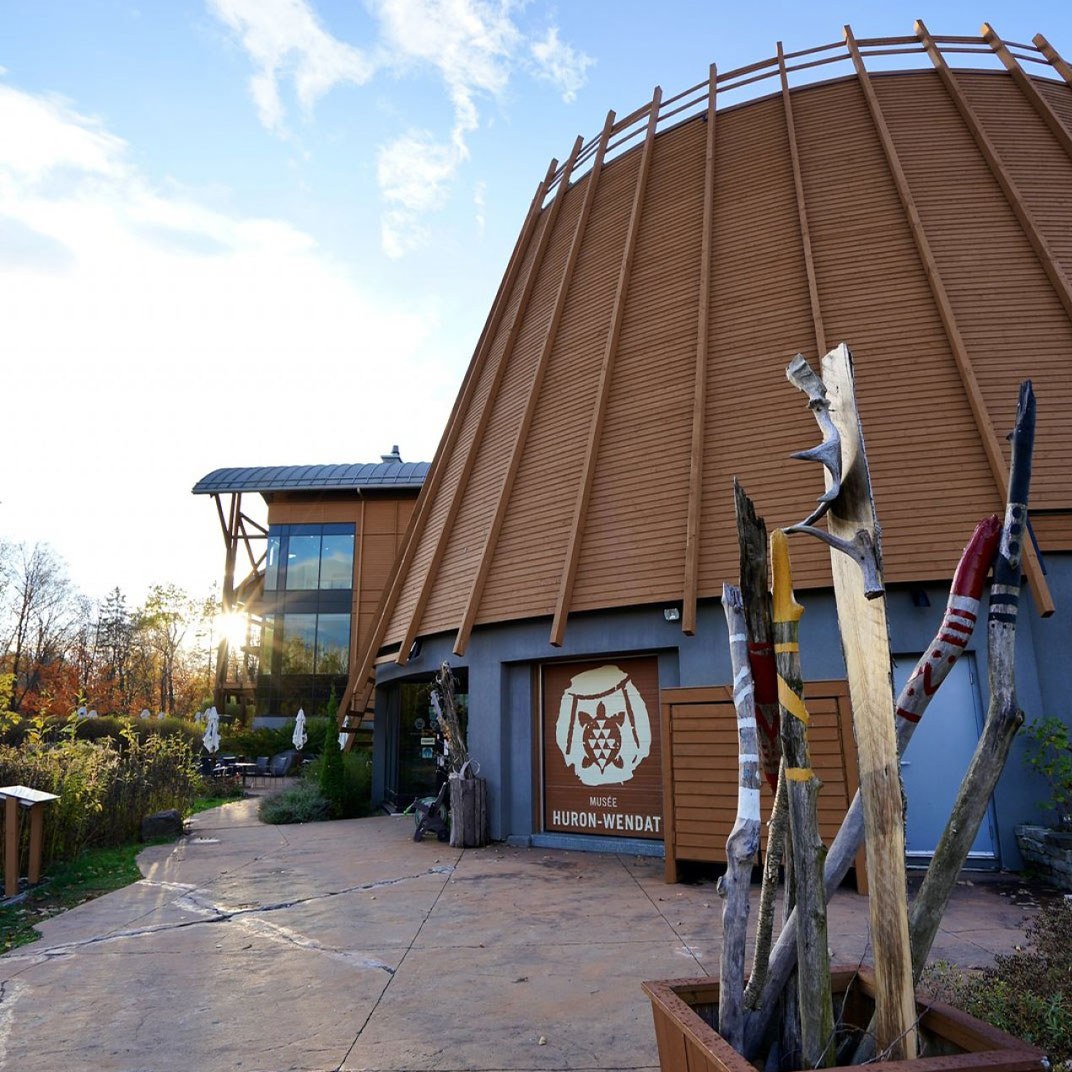 Hotel-Musee Premieres Nations hotel in Wendake