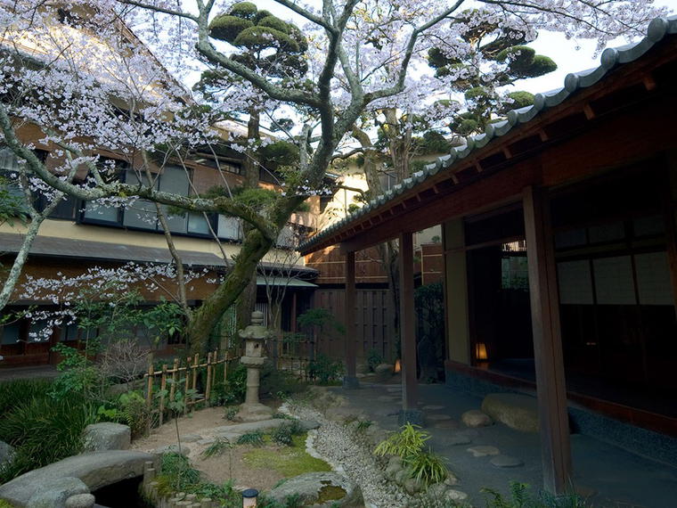 Tocen Goshobo, Kobe, Japan