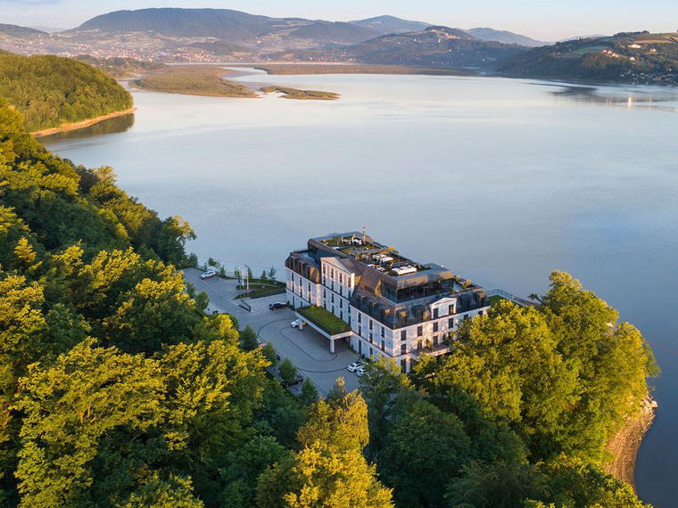 Heron Live Hotel, Sienna, Poland