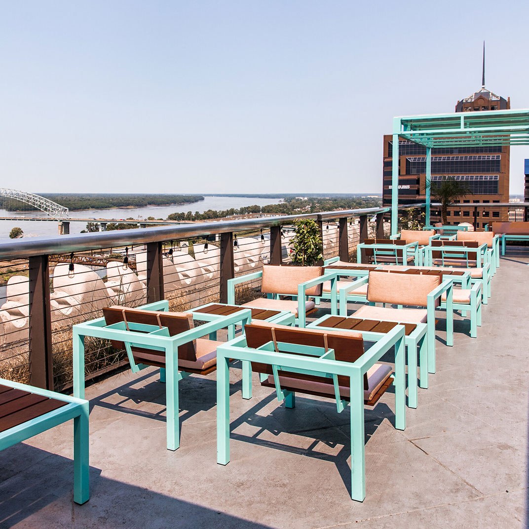 Hu. Hotel