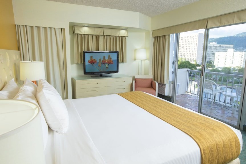 Coconut Waikiki Hotel