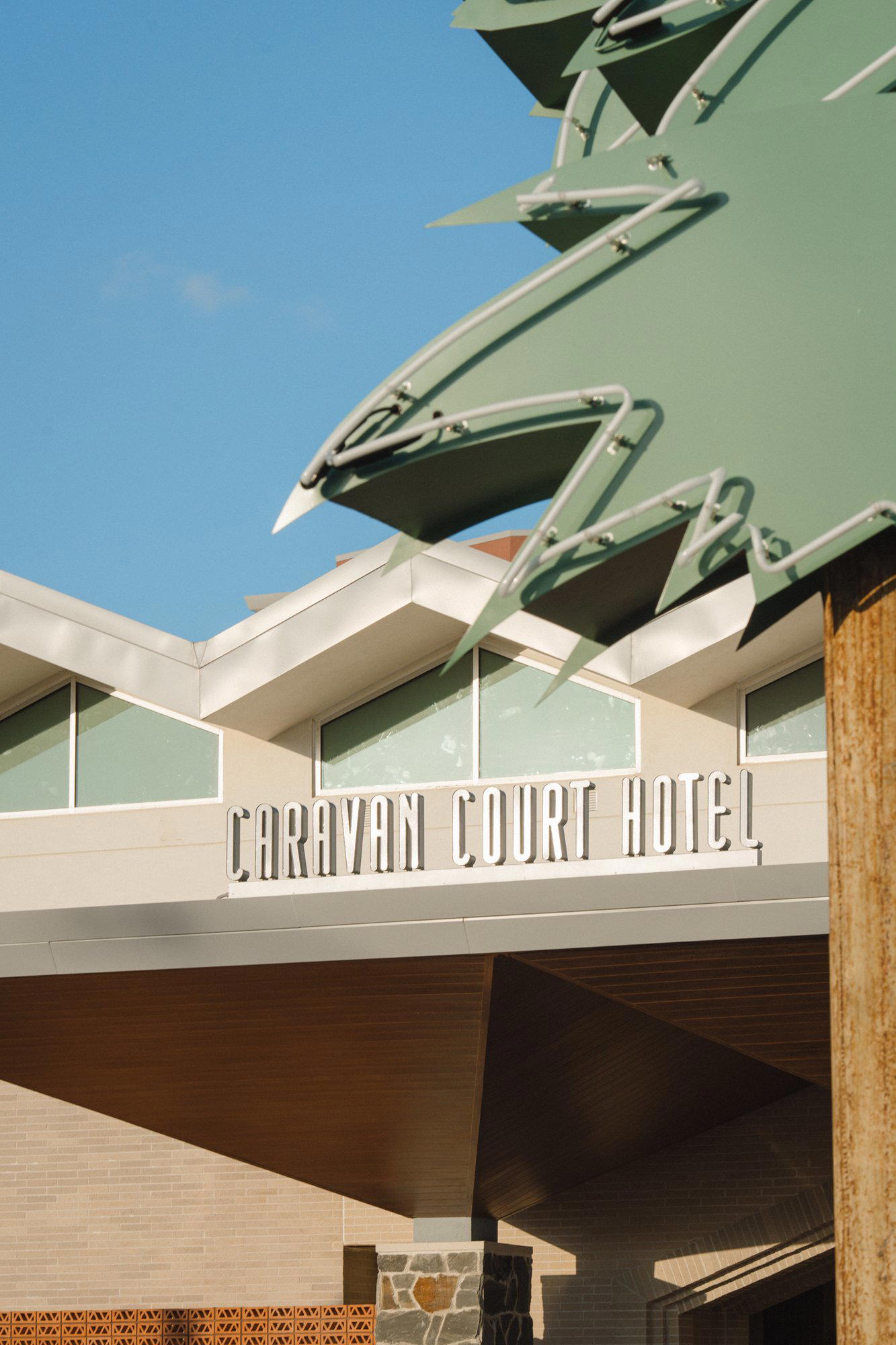 Caravan Court hotel in Dallas