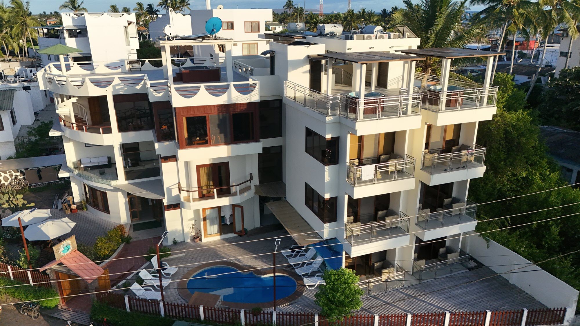 La Laguna Galapagos Hotel