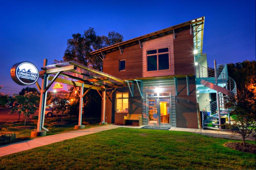 The Crash Pad: An Uncommon Hostel, Hotel in Chattanooga