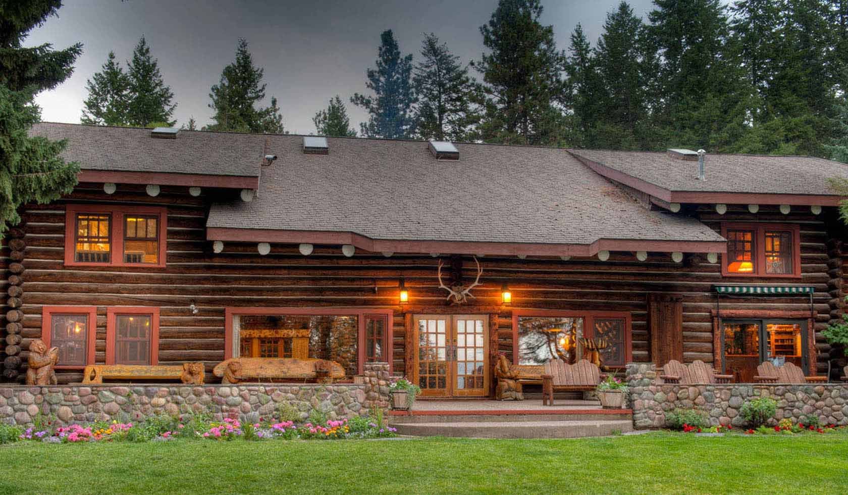 AVERILL'S FLATHEAD LAKE LODGE, Bigfork, United States