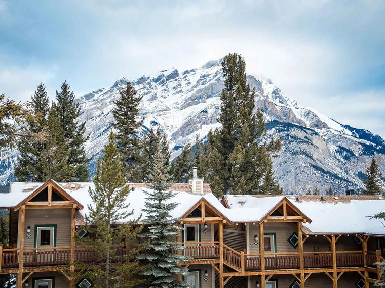 Buffalo Mountain Lodge, Banff, Canada