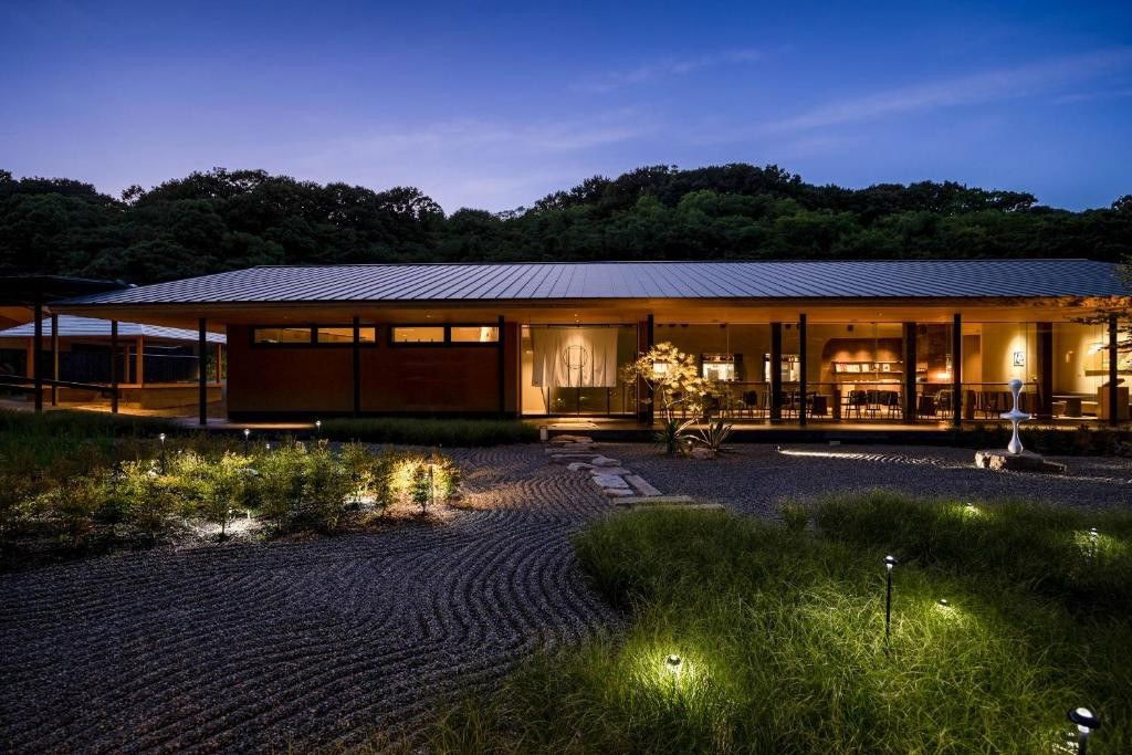 Naoshima Ryokan Roka, Hotel in Naoshima
