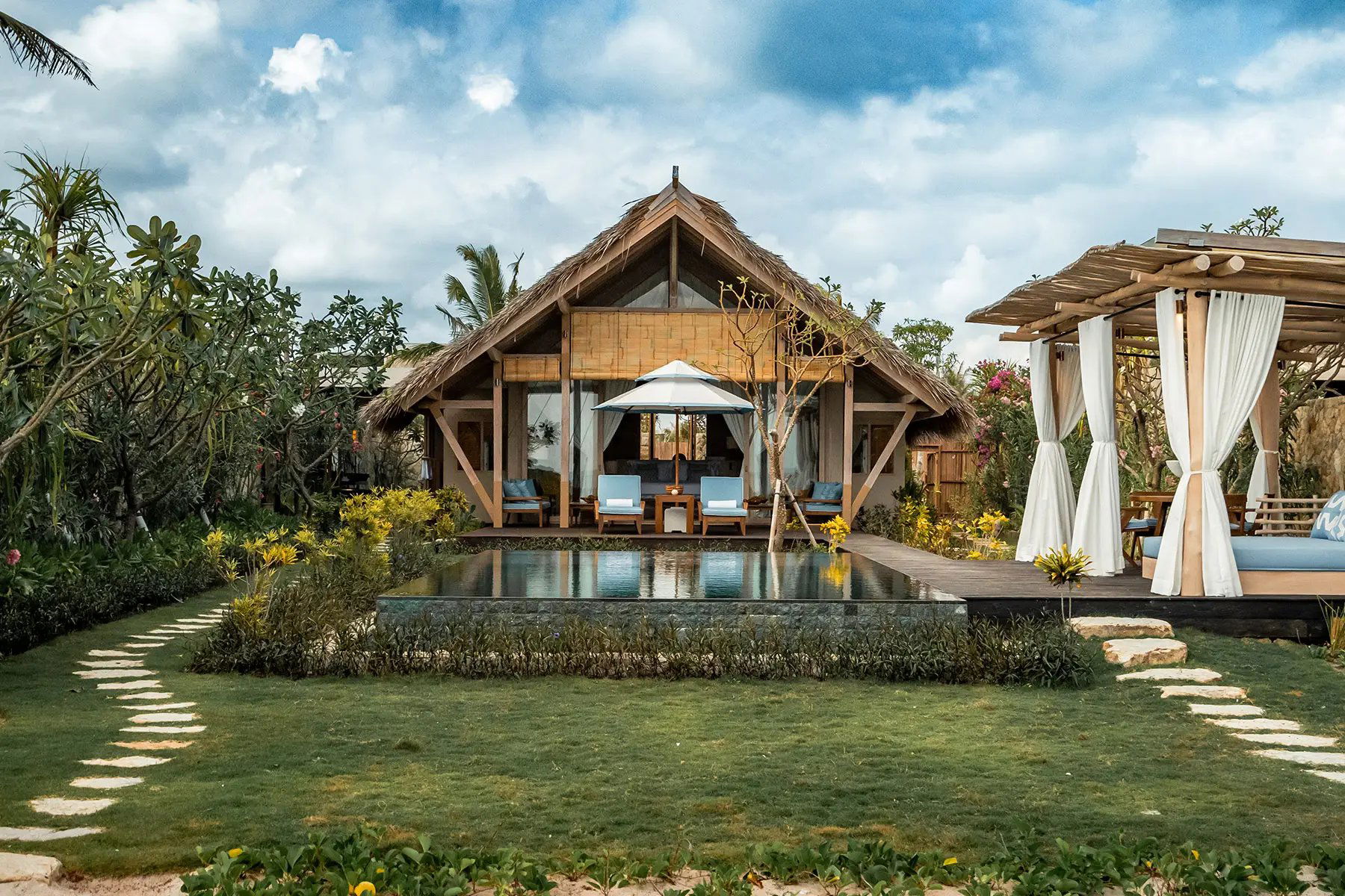 NIHI Rote & Hospitality Academy, Hotel in Rote