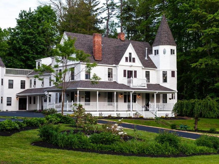 Hideaway Inn Lenox, Lenox, United States