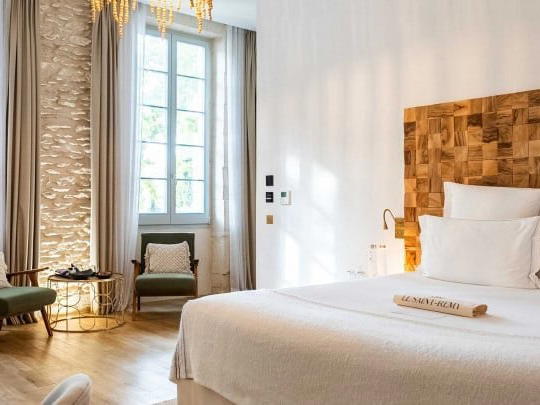 Auberge De Saint-Rémy, Saint-Rémy-de-Provence, France