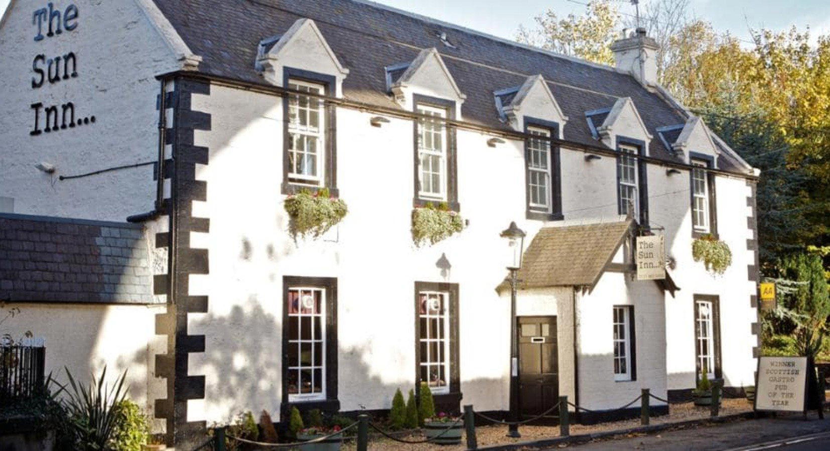 The Sun Inn hotel in Midlothian