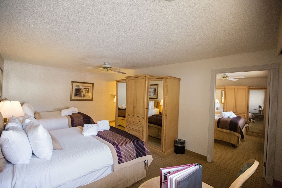 Ouray CO Hotel & Hot Springs by Twin Peaks Lodging, Ouray, United States