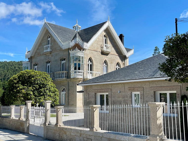 Villa Boutique 1880, A Lama, Spain