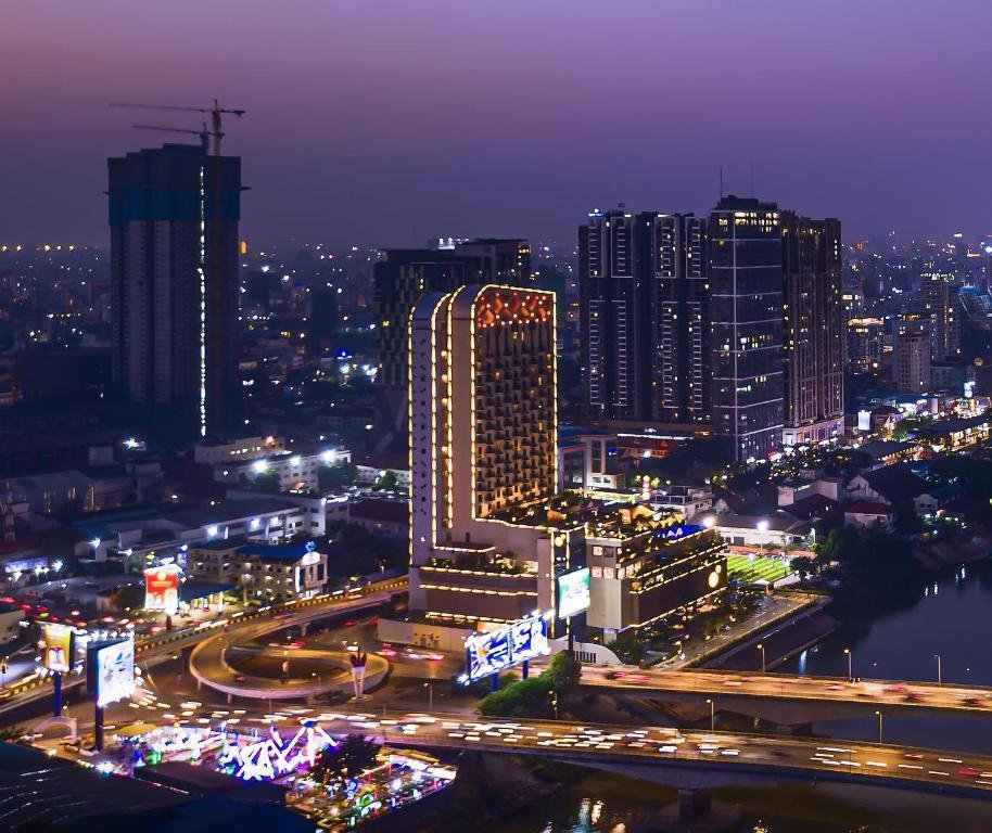 SUN & MOON, Riverside Hotel, Hotel in Phnom Penh