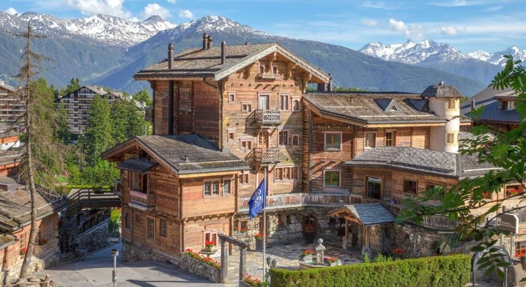 Hostellerie du Pas de l'Ours, Crans-Montana, Switzerland
