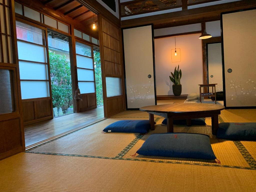 uminca ウミンカ 古民家ゲストハウス hotel in Numazu