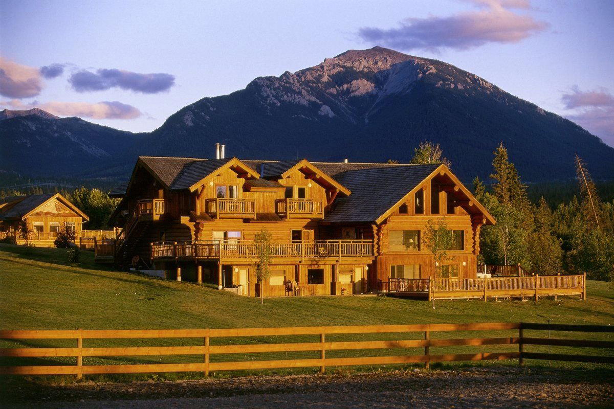 ECHO VALLEY RANCH AND SPA, Jesmond, Canada