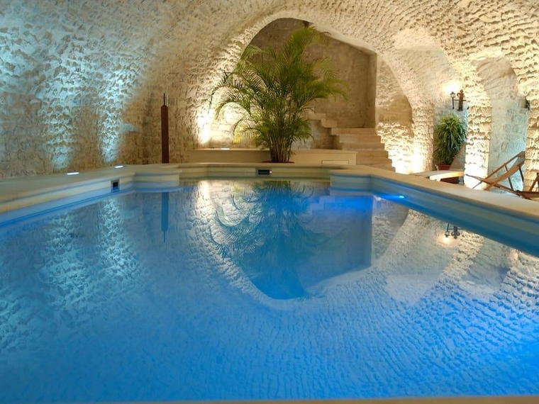 Château de Vault-de-Lugny, Vault-de-Lugny, France