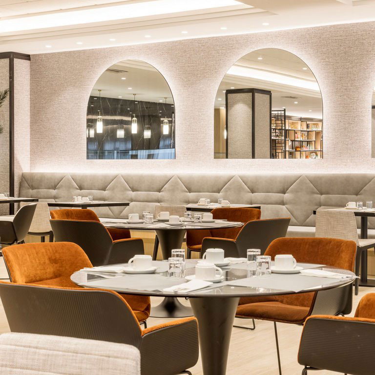 Ilunion Alcora Hotel, Hotel in Seville