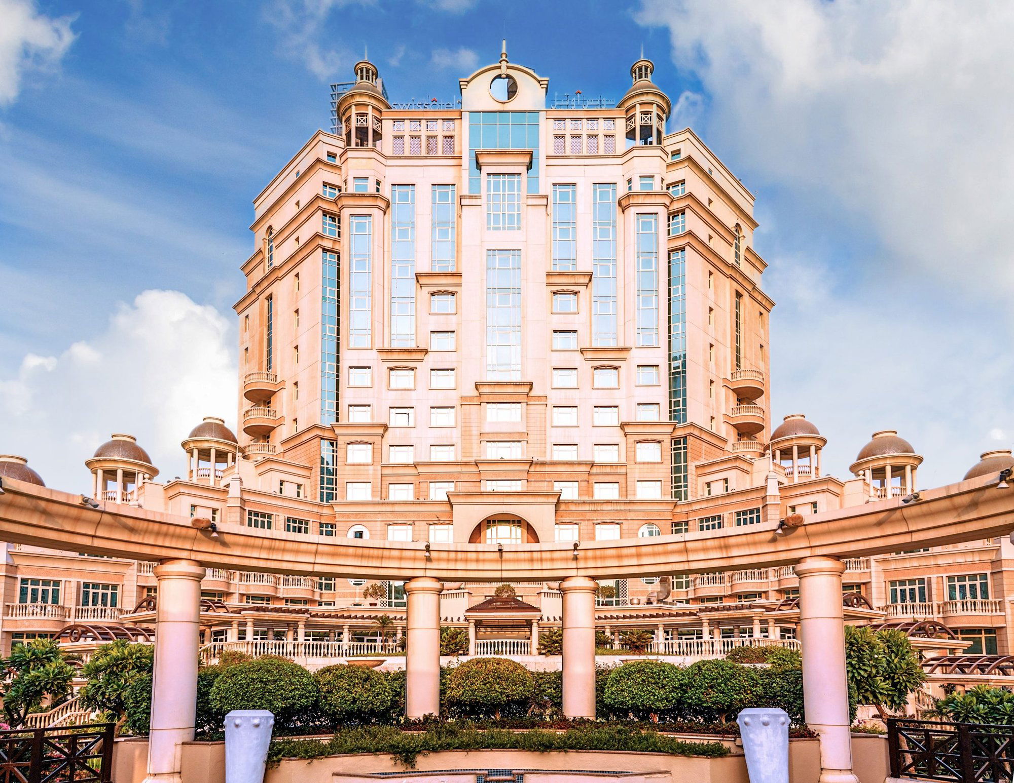 Swissôtel Al Murooj Dubai, Hotel in Dubai
